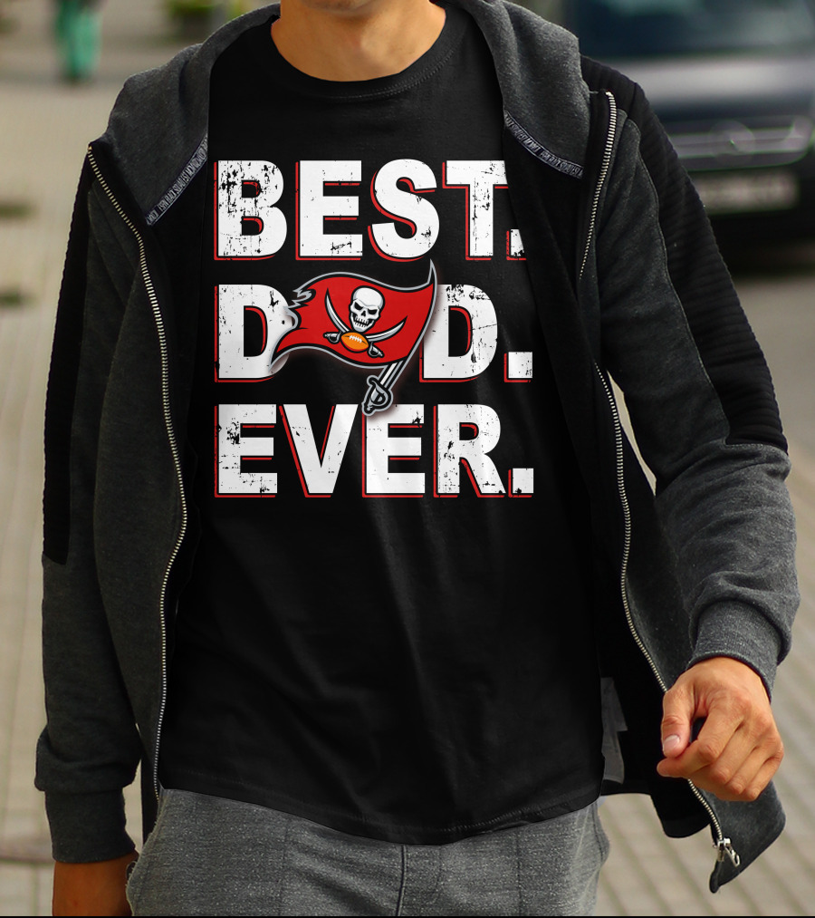 Best Dad Ever Tampa Bay Buccaneers Skull Flag T-Shirt