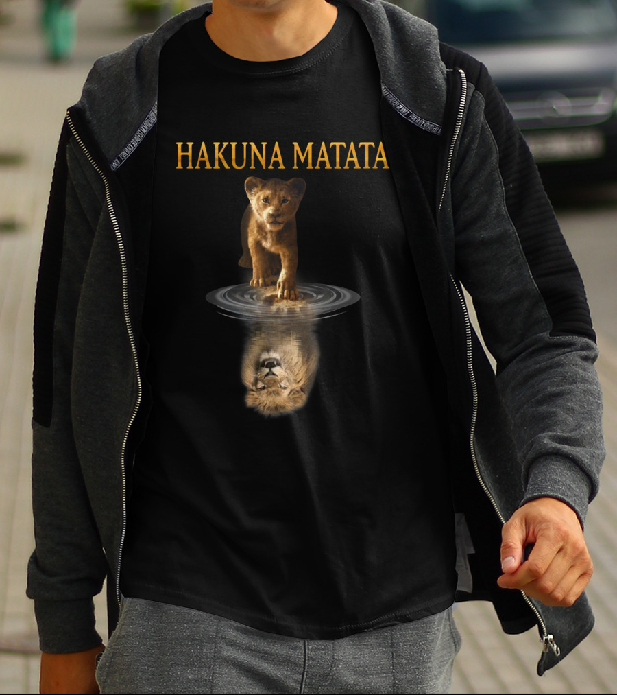 HAKUNA MATATA Lion Cub And Reflection Lion King Mirror T-Shirt