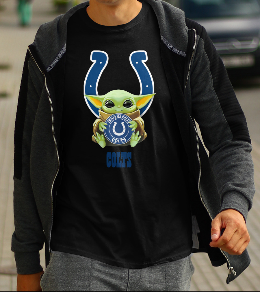 Baby Yoda Indianapolis Colts Hug Colts T-Shirt