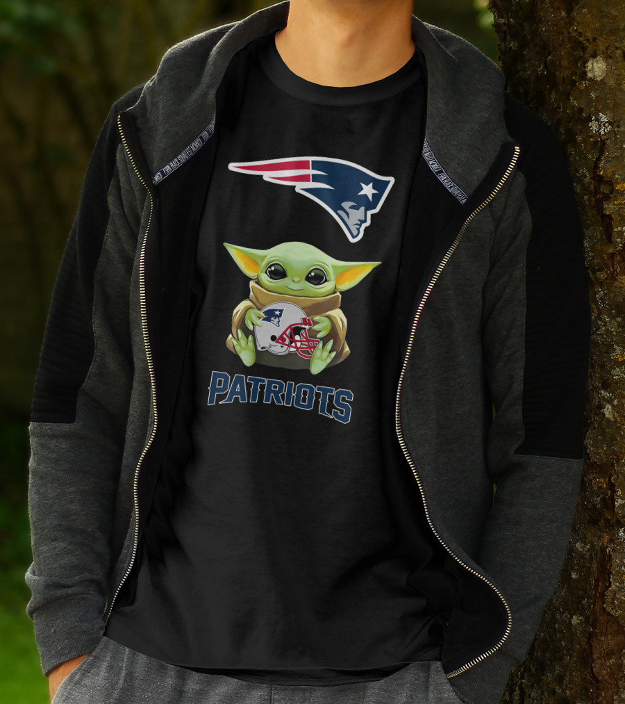 Baby Yoda Holding New England Patriots Helmet T-Shirt
