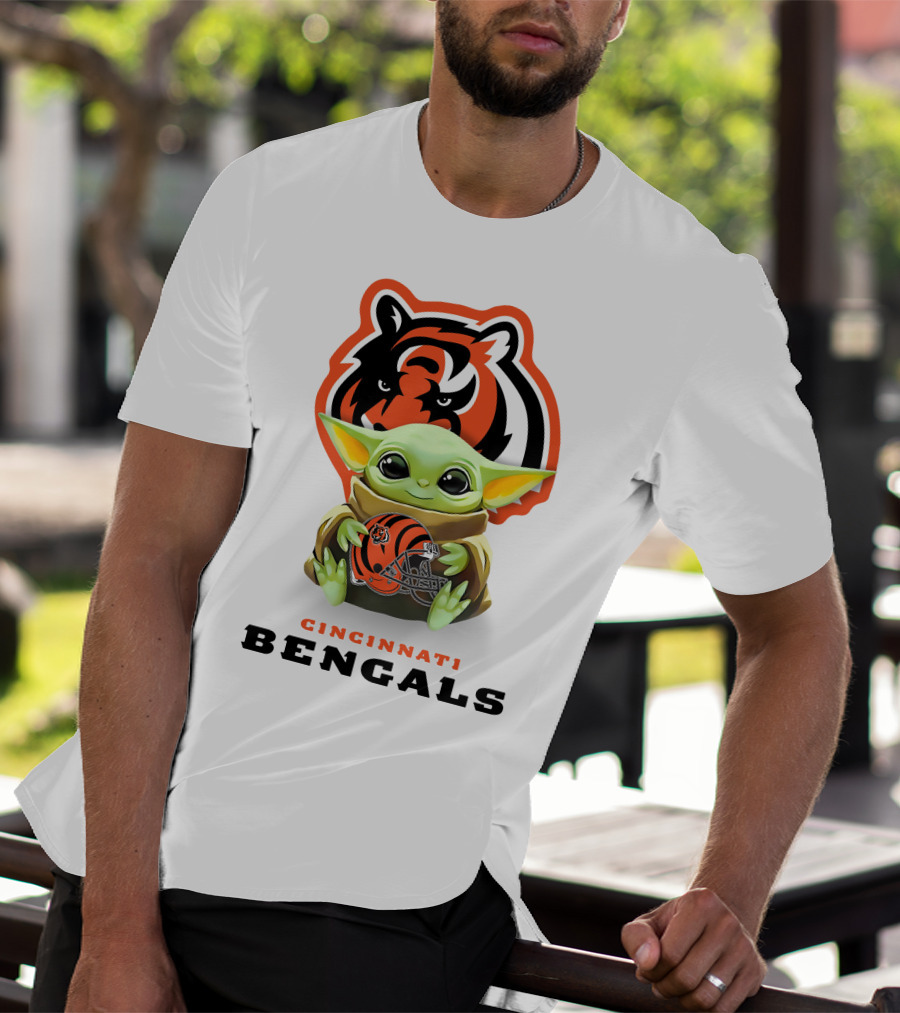 Baby Yoda Cincinnati Bengals Helmet Hug With Tiger T-Shirt
