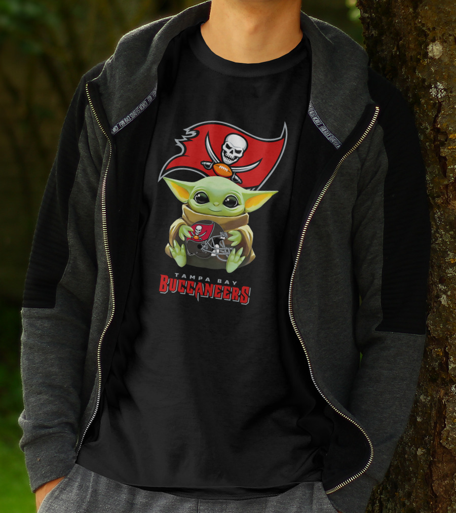 Star Wars Baby Yoda Holding Tampa Bay Buccaneers Helmet With Team Flag T-Shirt