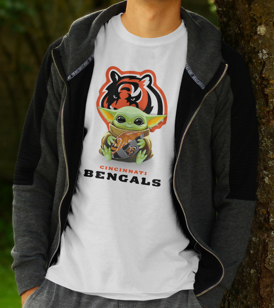 Star Wars Baby Yoda Hug Cincinnati Bengals Football Tiger T-Shirt