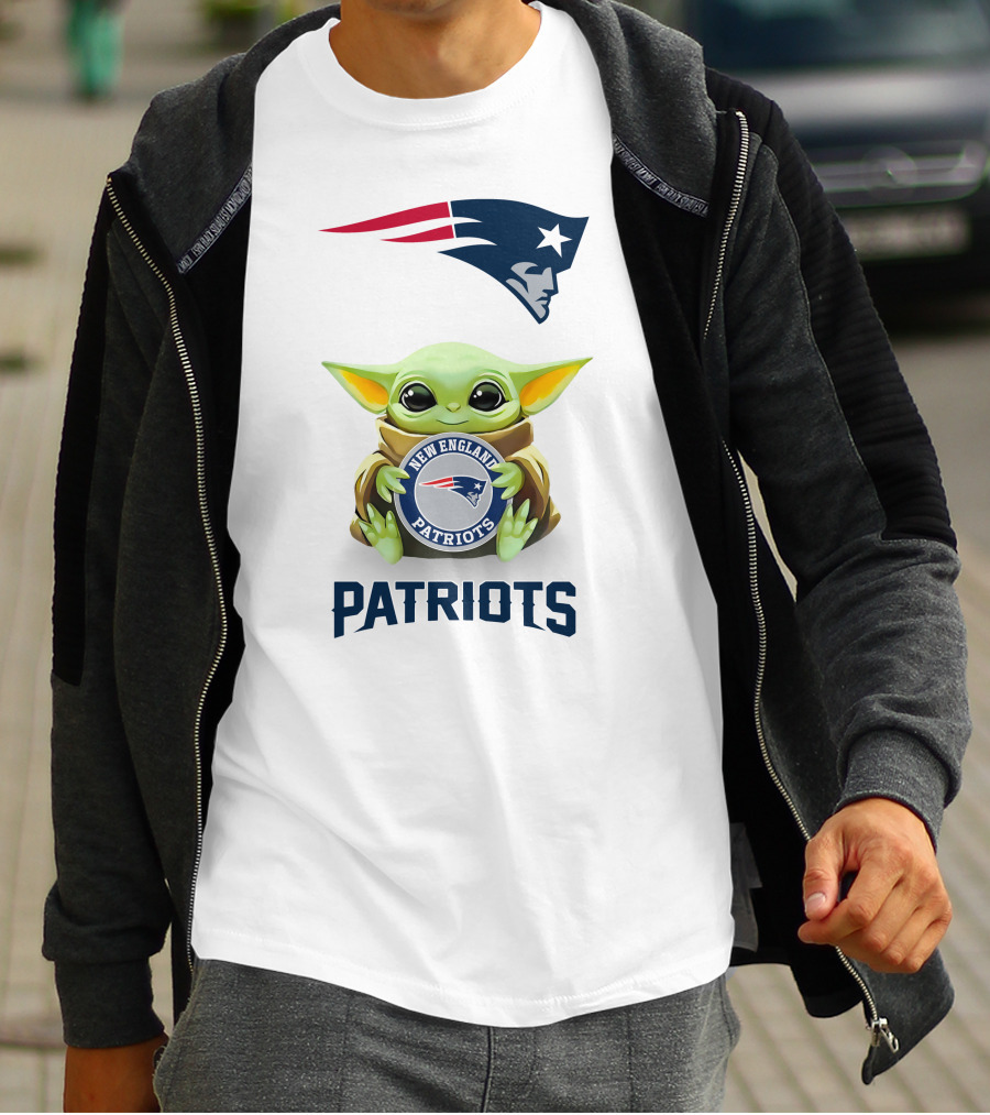 Star Wars Baby Yoda New England Patriots Hugging T-Shirt