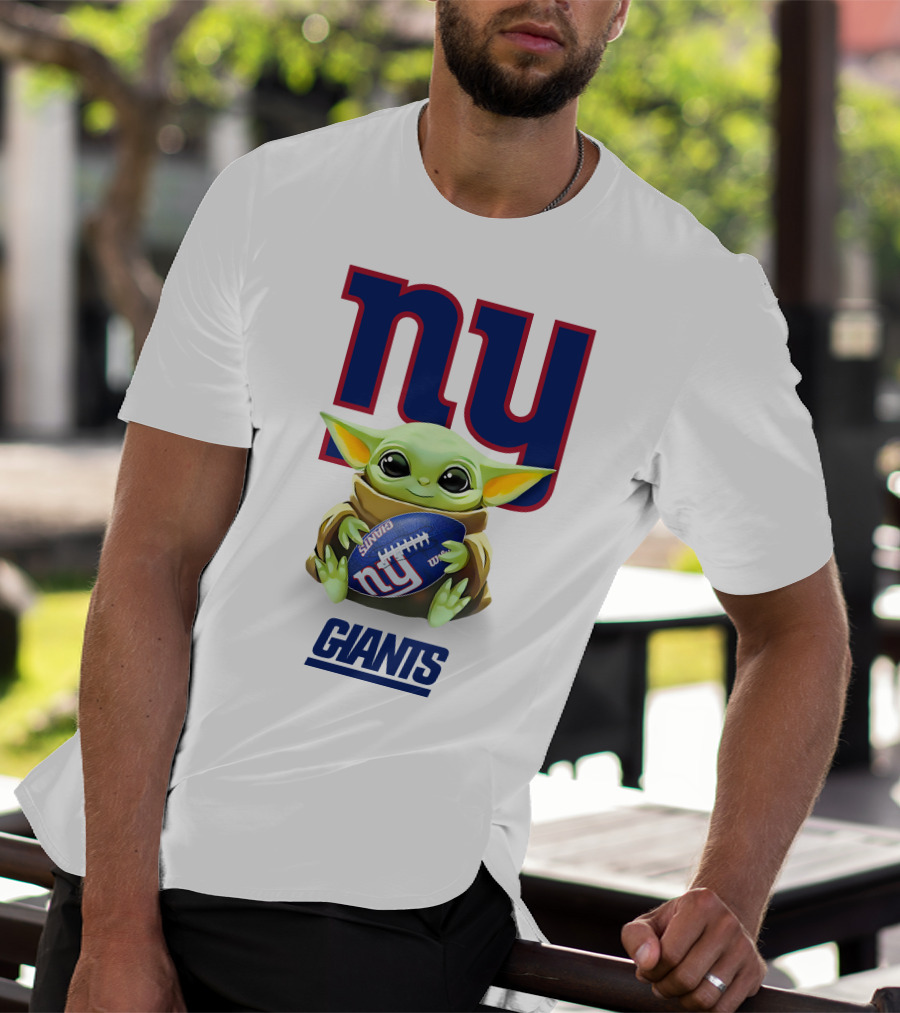 Star Wars Baby Yoda New York Giants Football Hug T-Shirt