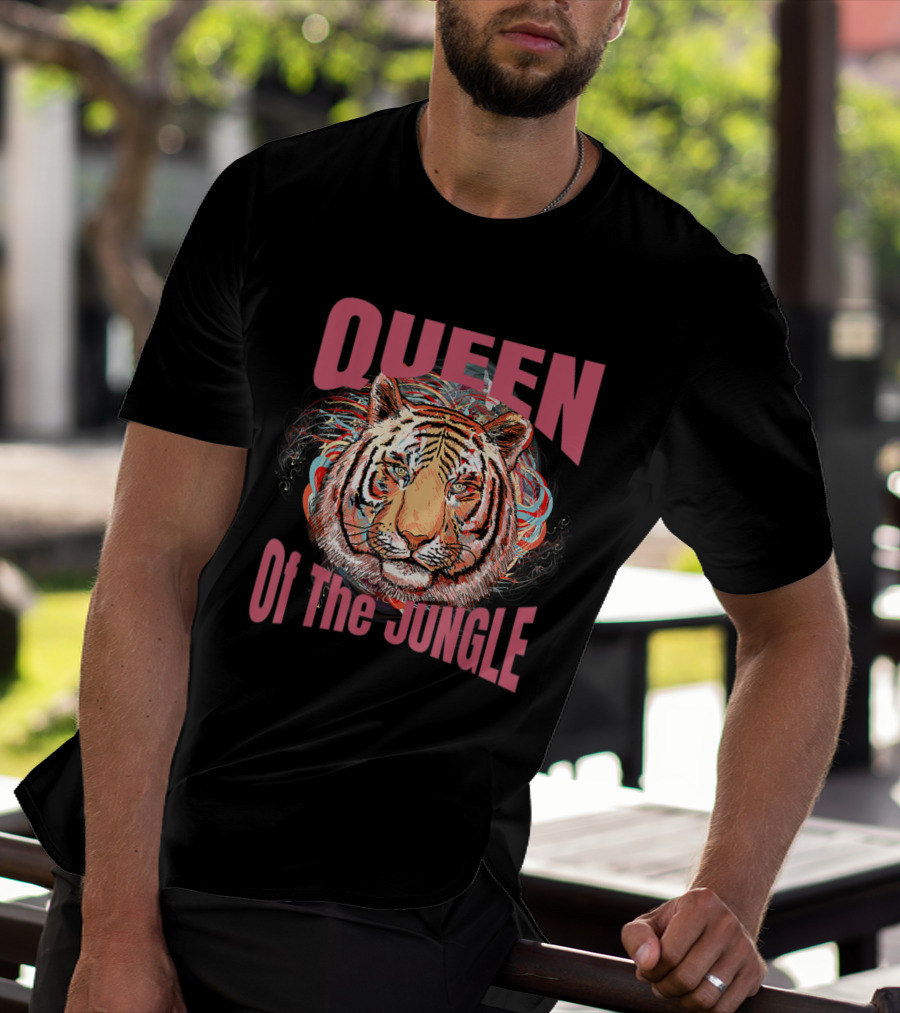 Queen Of The Jungle Big Kitty Cat Lover T-Shirt