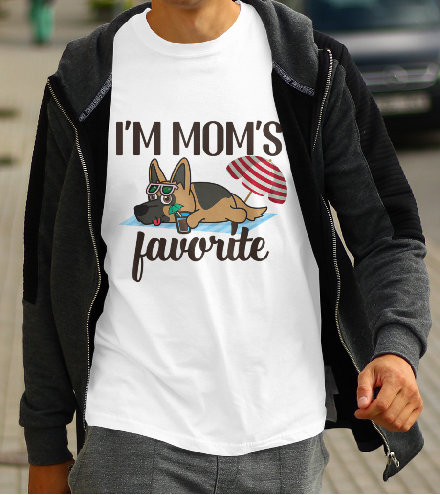 I'm Mom's Favorite Shepherd Funny Cute Dog Under Umbrella T-Shirt