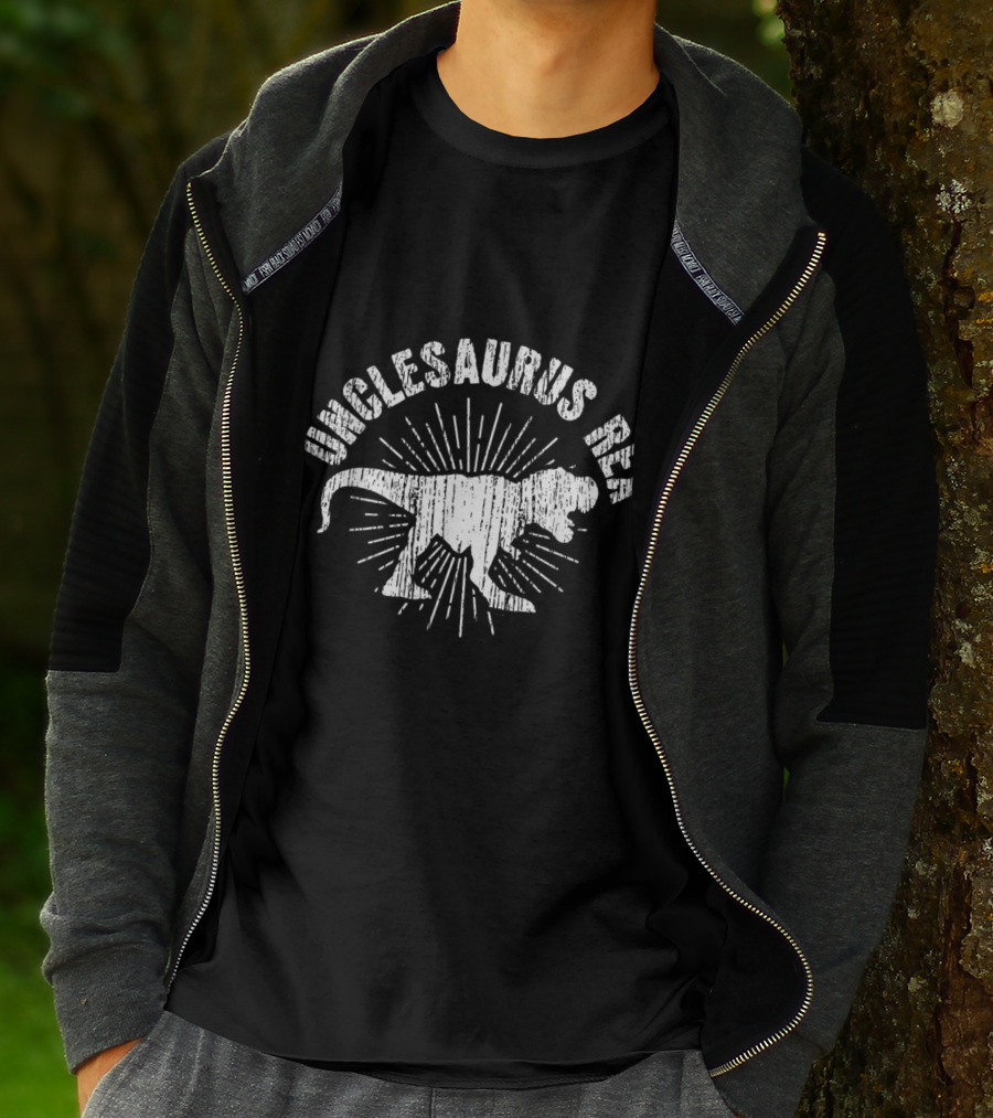 Unclesaurus Rex Funny Vintage Uncle Dinosaur Roaring Family Humor Retro T-Rex T-Shirt