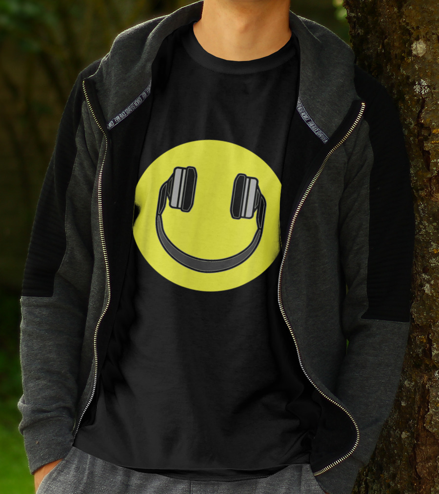 Club Smiley Techno Music DJ Headphone Face T-Shirt