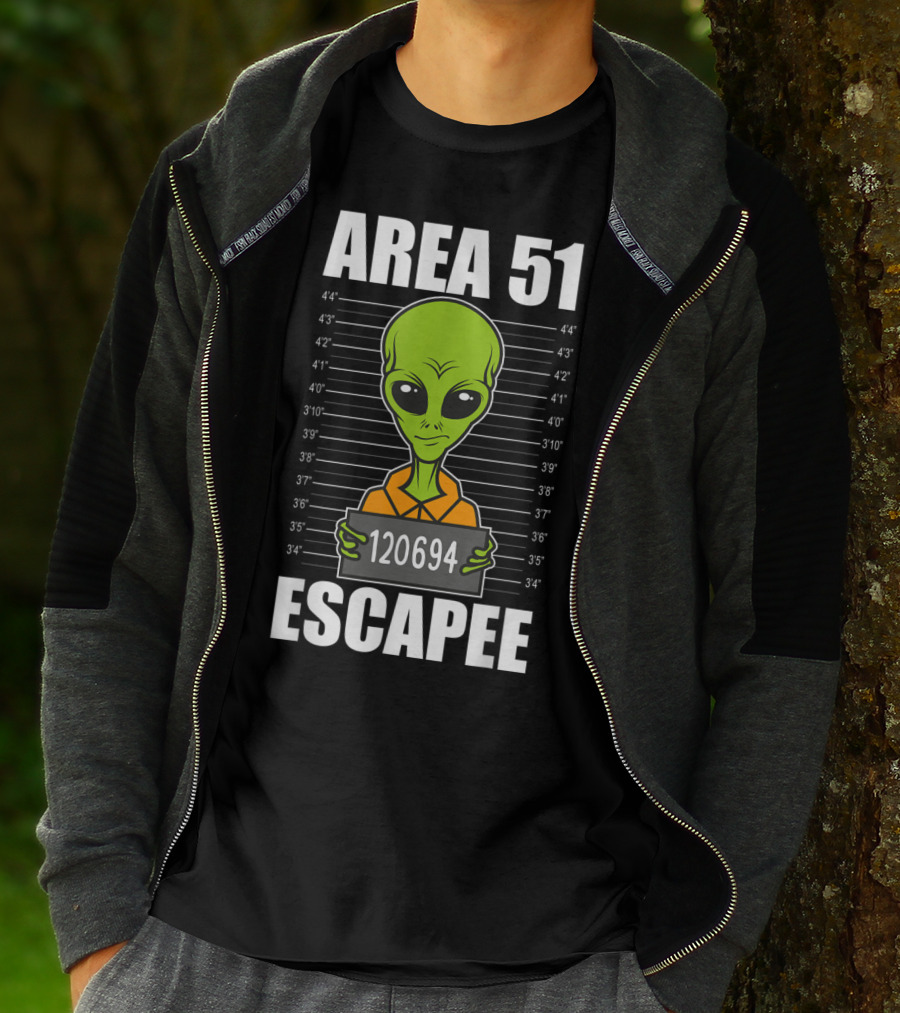Area 51 Escapee Alien Mugshot With Height Chart T-Shirt