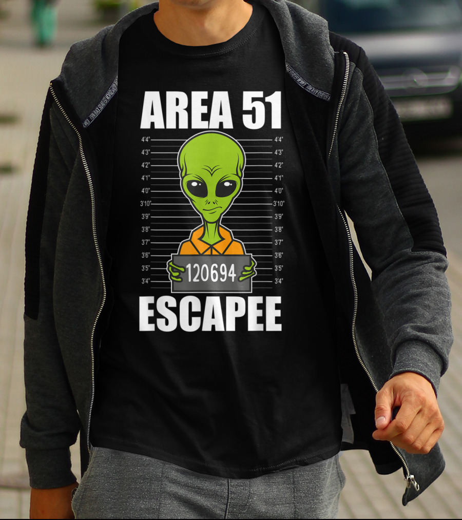 Area 51 Escapee Alien Mugshot With Height Chart T-Shirt