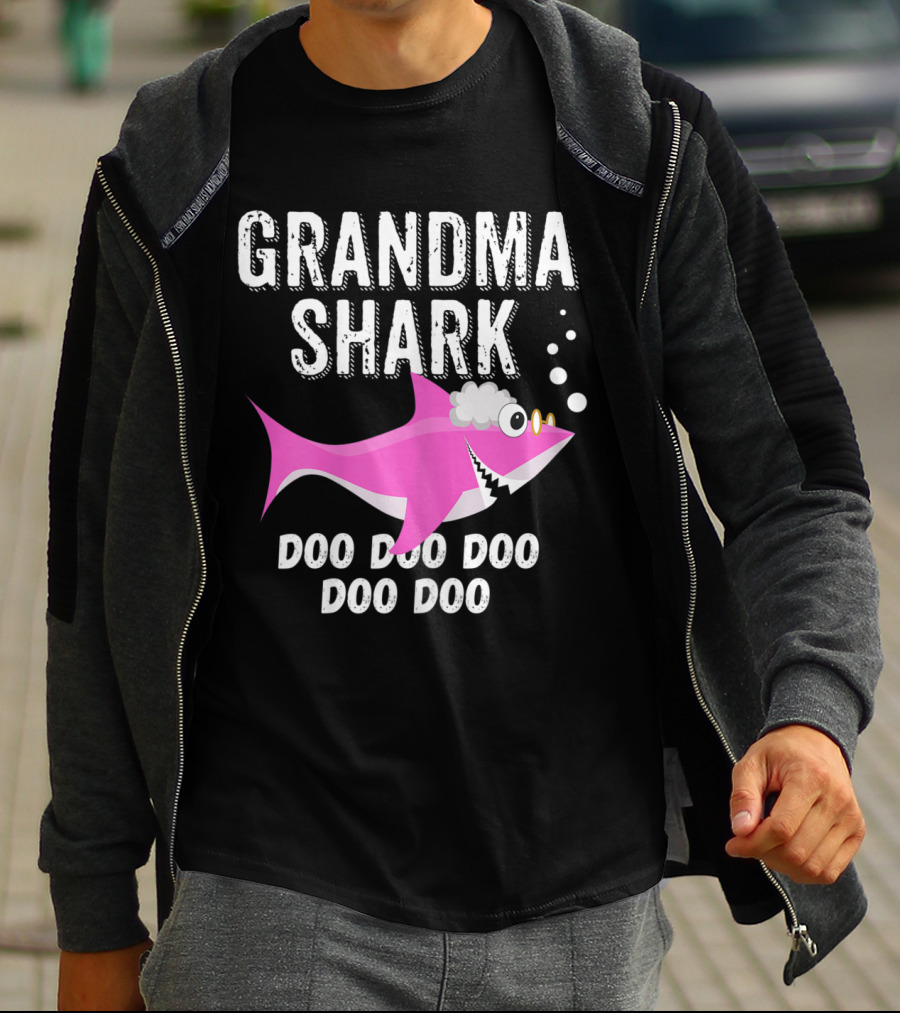 Grandma Shark Doo Doo Doo Family Pink Shark Bubbles T-Shirt