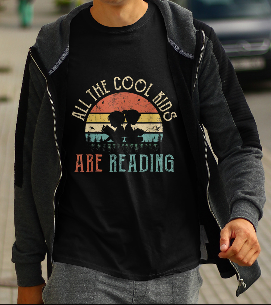 All The Cool Kids Are Reading Vintage Retro Sunset With Silhouette Forest And Children Holding Books T-Shirt