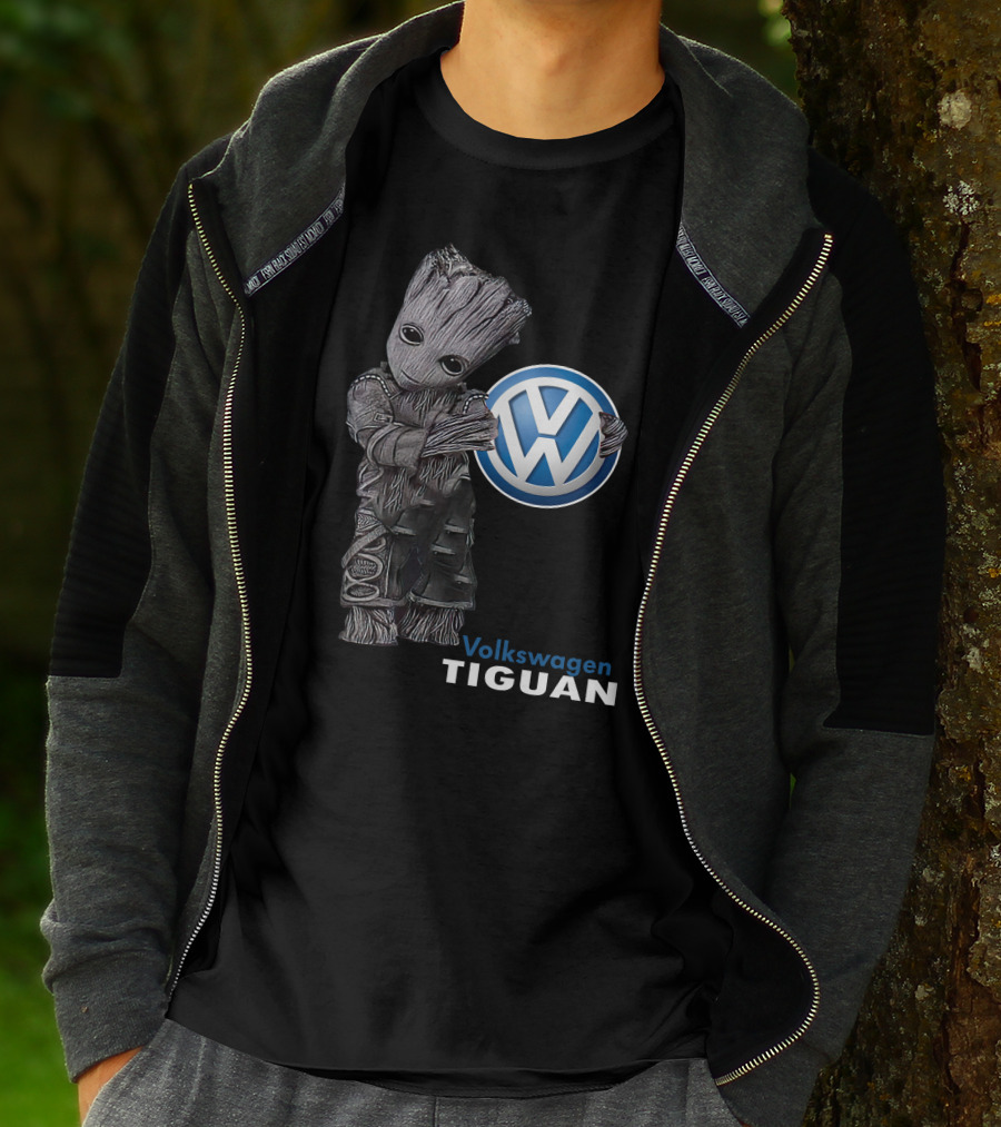 Volkswagen Tiguan Groot With Volkswagen T-Shirt