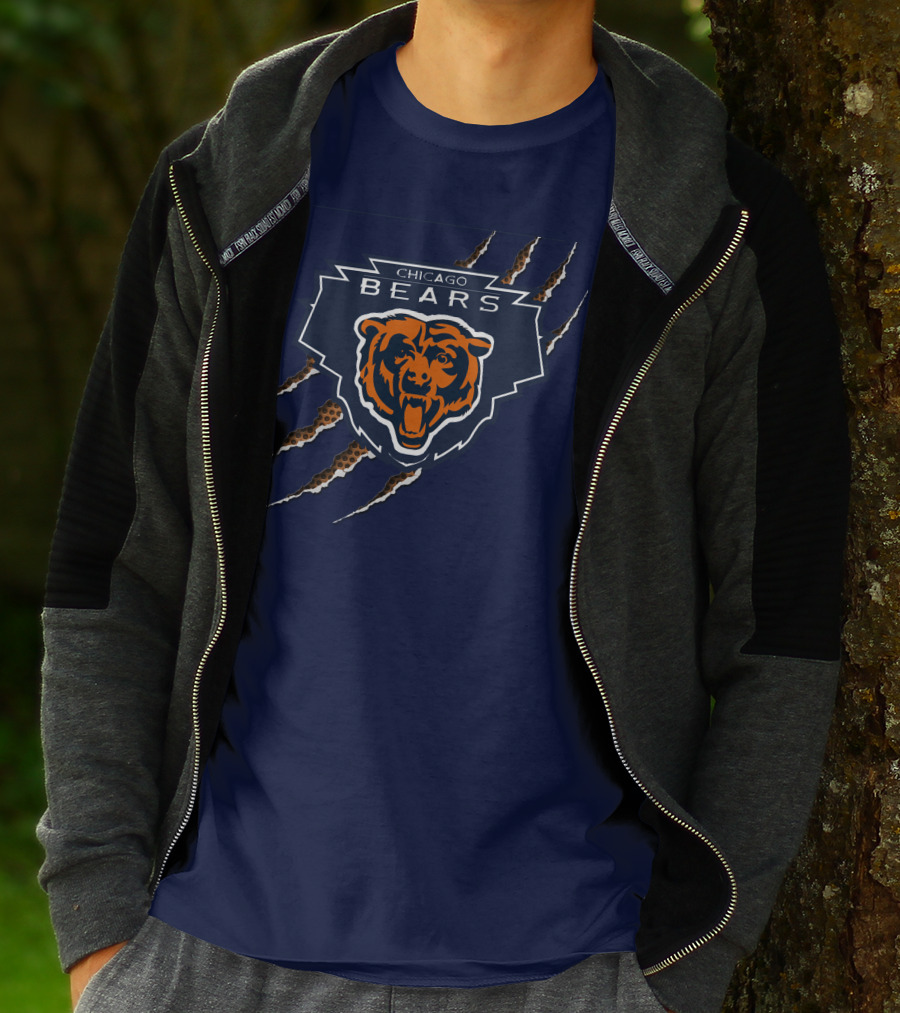 Chicago Bears Logo With Roaring Bear And Claw Marks T-Shirt