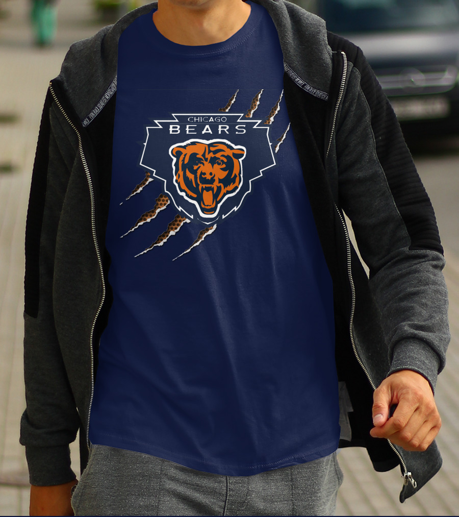 Chicago Bears Logo With Roaring Bear And Claw Marks T-Shirt