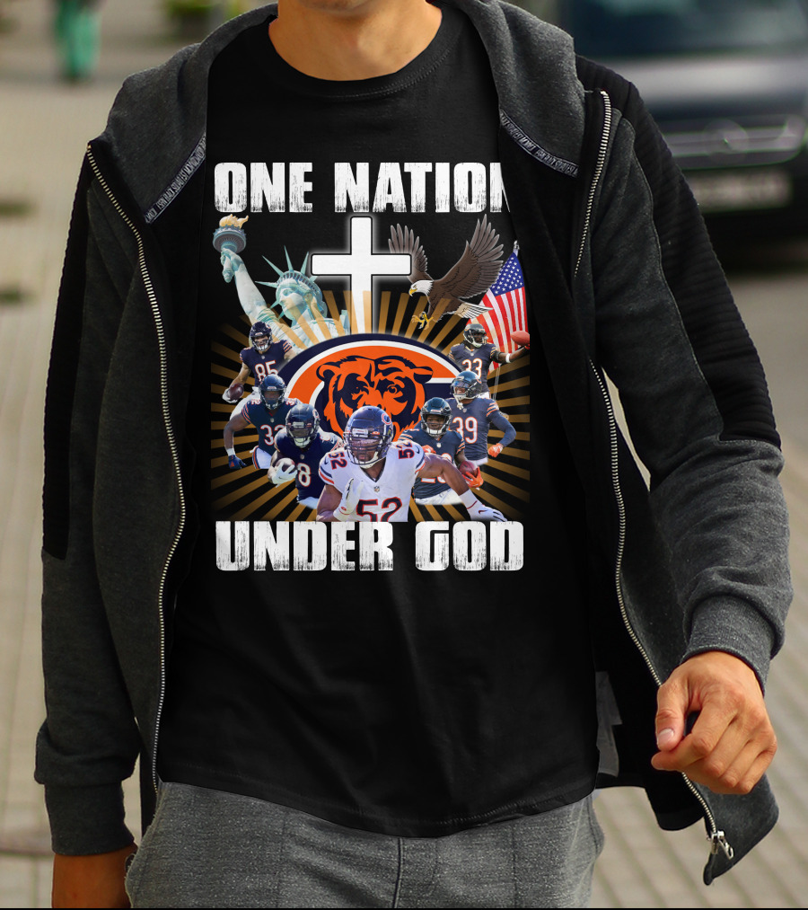Chicago Bears One Nation Under God Statue Of Liberty American Flag Cross Football Players T-Shirt