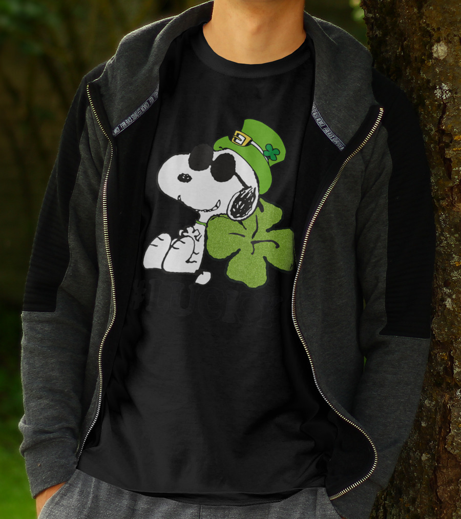 Peanuts Snoopy St. Patrick's Day Lucky Clover Hat T-Shirt
