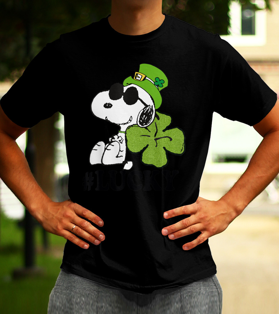 Peanuts Snoopy St. Patrick's Day Lucky Clover Hat T-Shirt