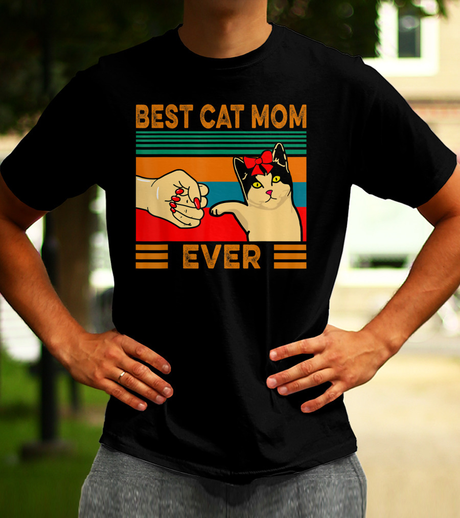 Best Cat Mom Ever Vintage Retro Cat Fist Bump T-Shirt
