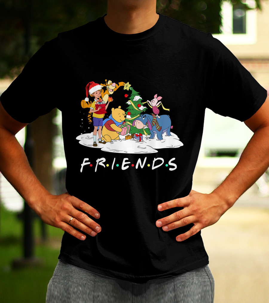 FRIENDS Winnie The Pooh Christmas Tree Gathering ZN658 T-Shirt