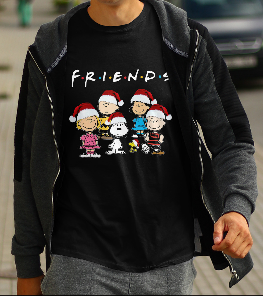 Snoopy Premium ZN385 Peanuts Characters Friends Holiday Edition T-Shirt