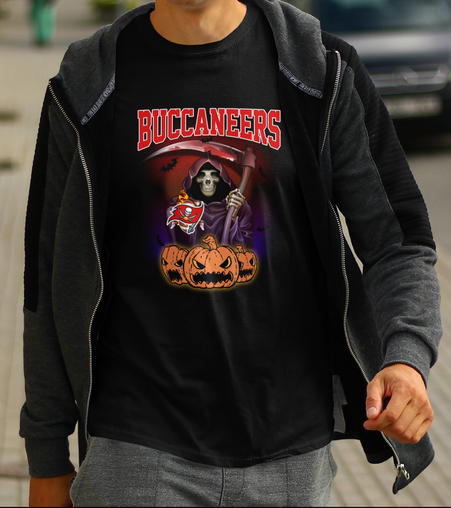 Buccaneers Grim Reaper With Scythe And Jack-O'-Lanterns Halloween T-Shirt