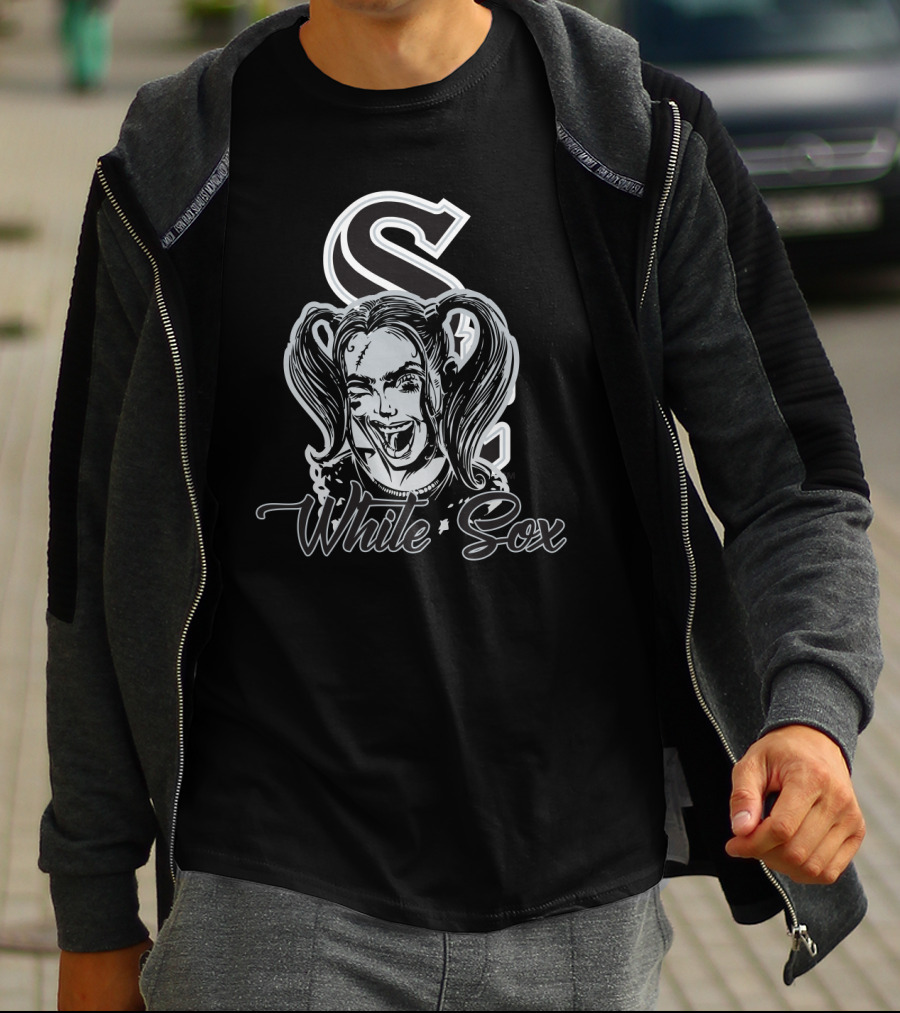Harley Quinn Face With Chicago White Sox T-Shirt