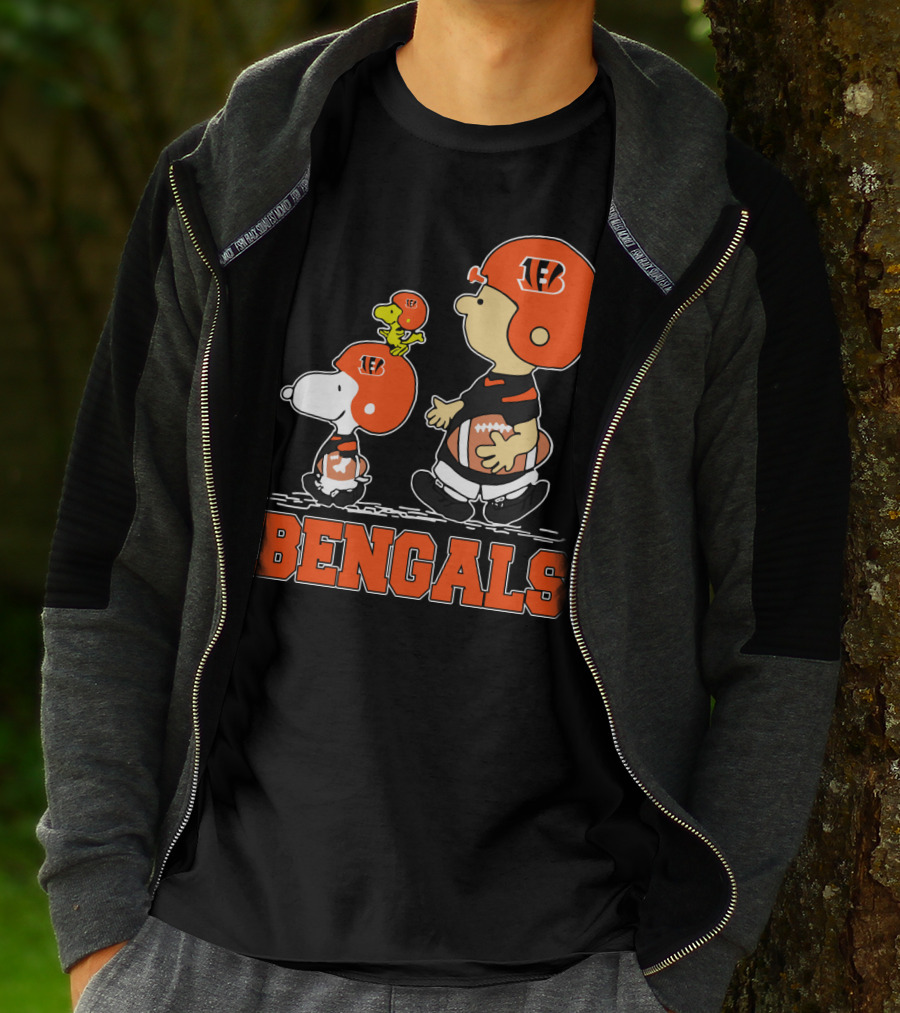 Snoopy Charlie Bengals Football Fans Peanuts Sports Team T-Shirt