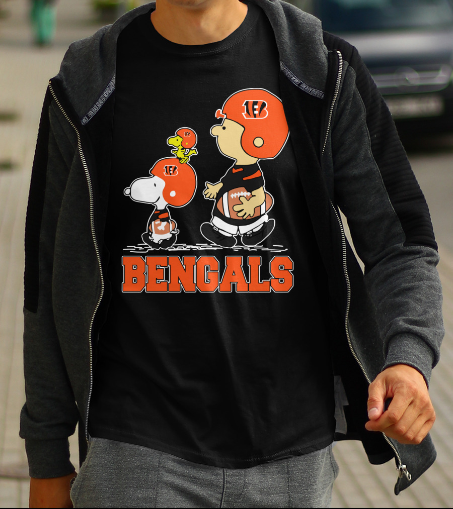Snoopy Charlie Bengals Football Fans Peanuts Sports Team T-Shirt