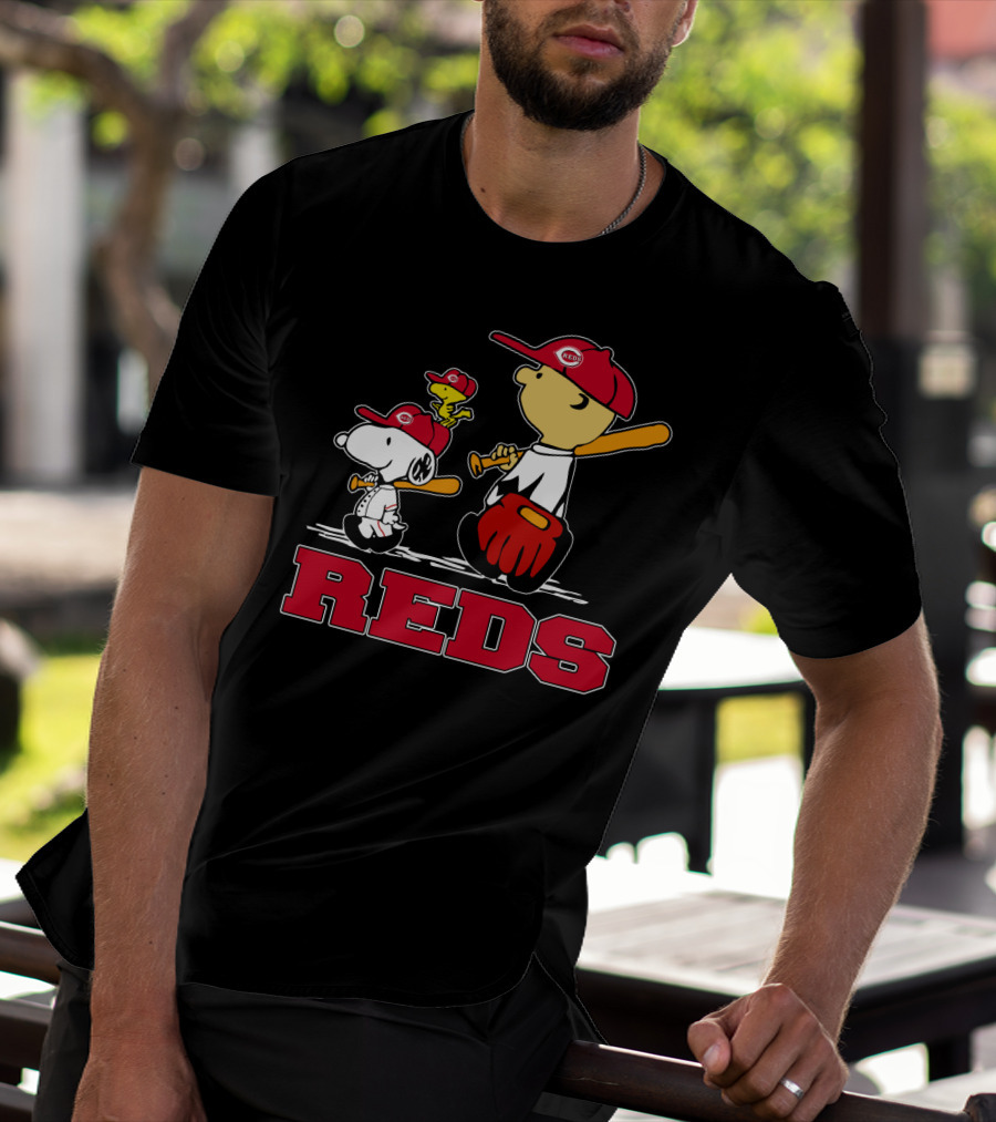 Snoopy Reds Baseball Peanuts Cincinnati Fans T-Shirt