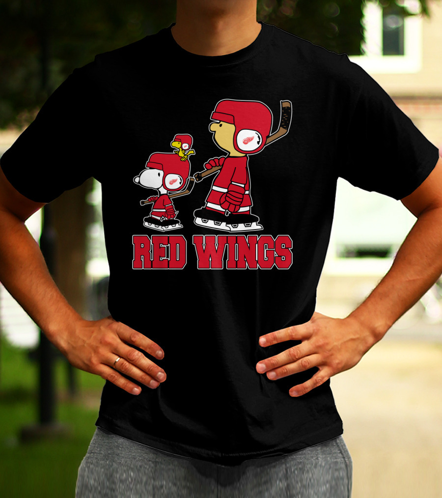 Snoopy And Detroit Red Wings Ice Hockey Fan Team-Up T-Shirt