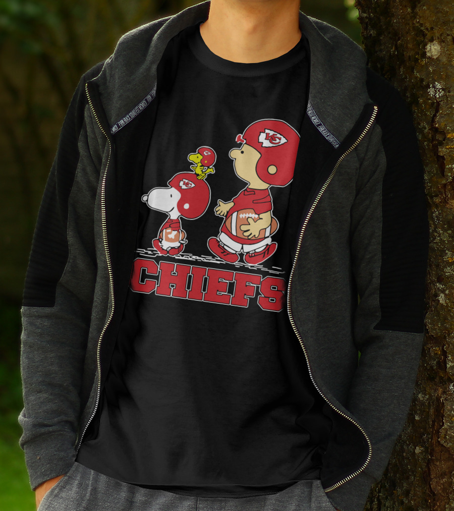 Snoopy And Friends Kansas City Chiefs Football Fans Celebration T-Shirt