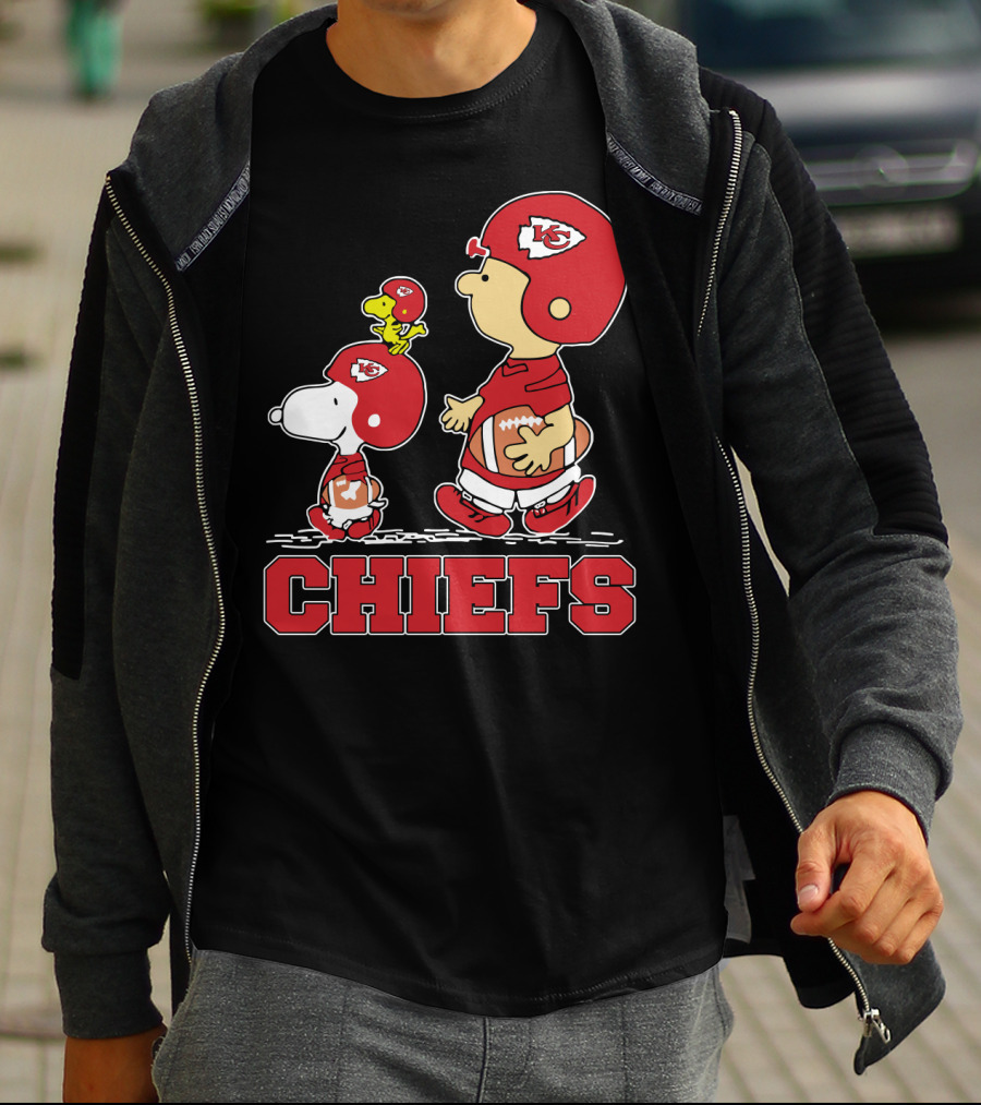 Snoopy And Friends Kansas City Chiefs Football Fans Celebration T-Shirt