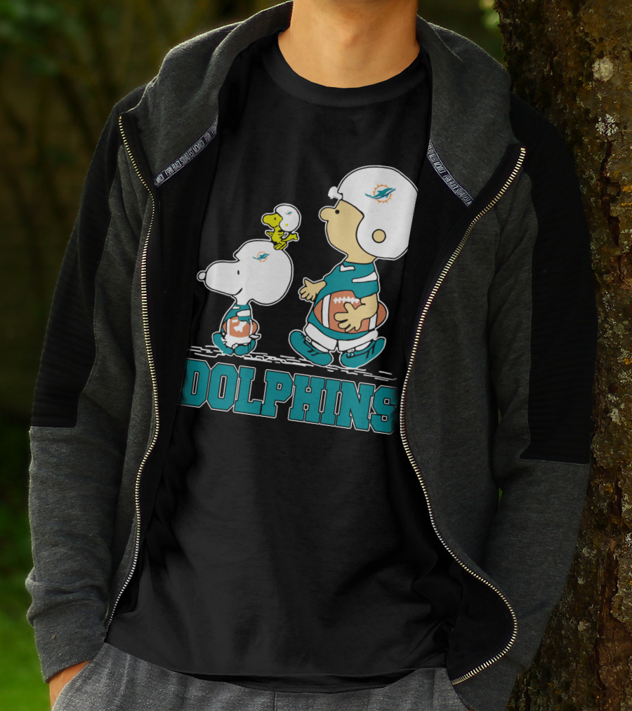 Snoopy Woodstock Charlie Brown Miami Dolphins Football Fans T-Shirt