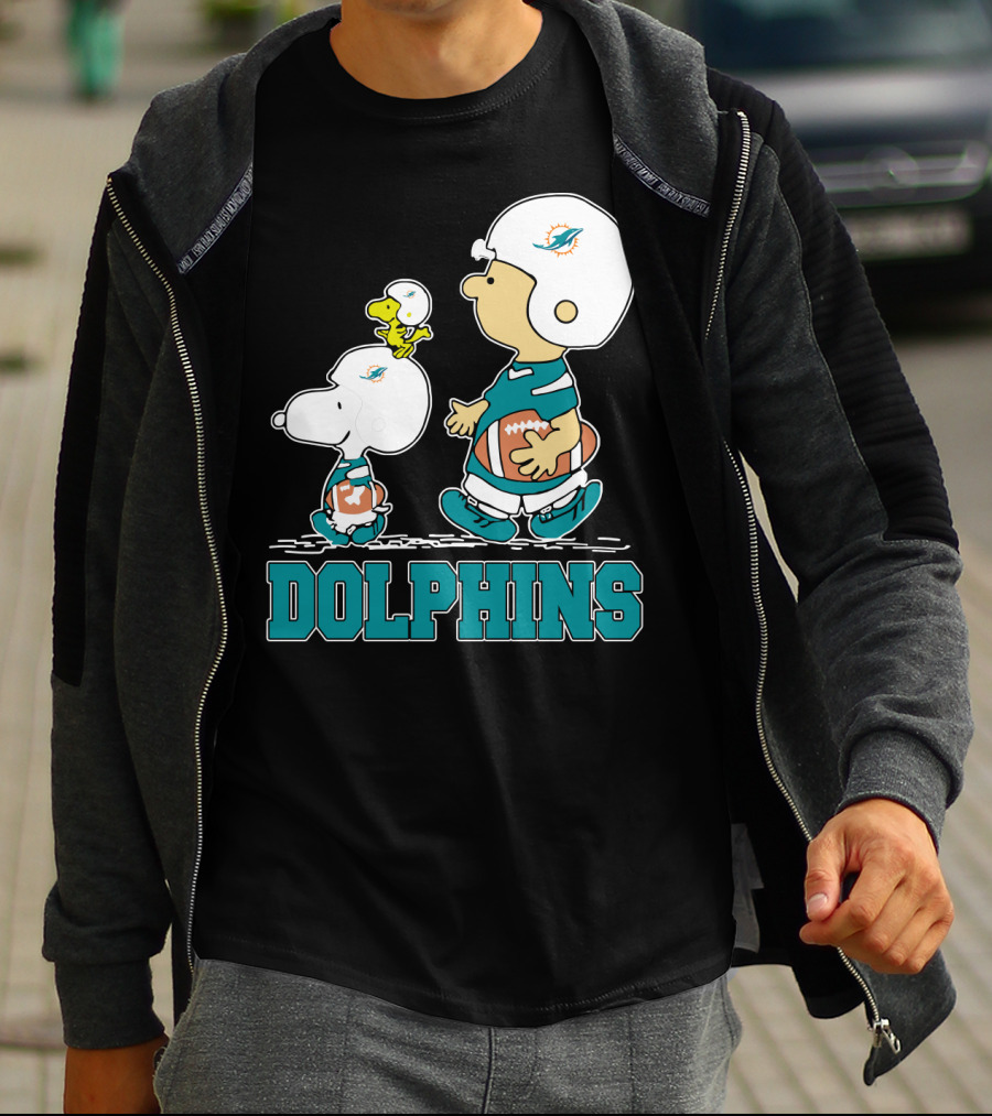 Snoopy Woodstock Charlie Brown Miami Dolphins Football Fans T-Shirt