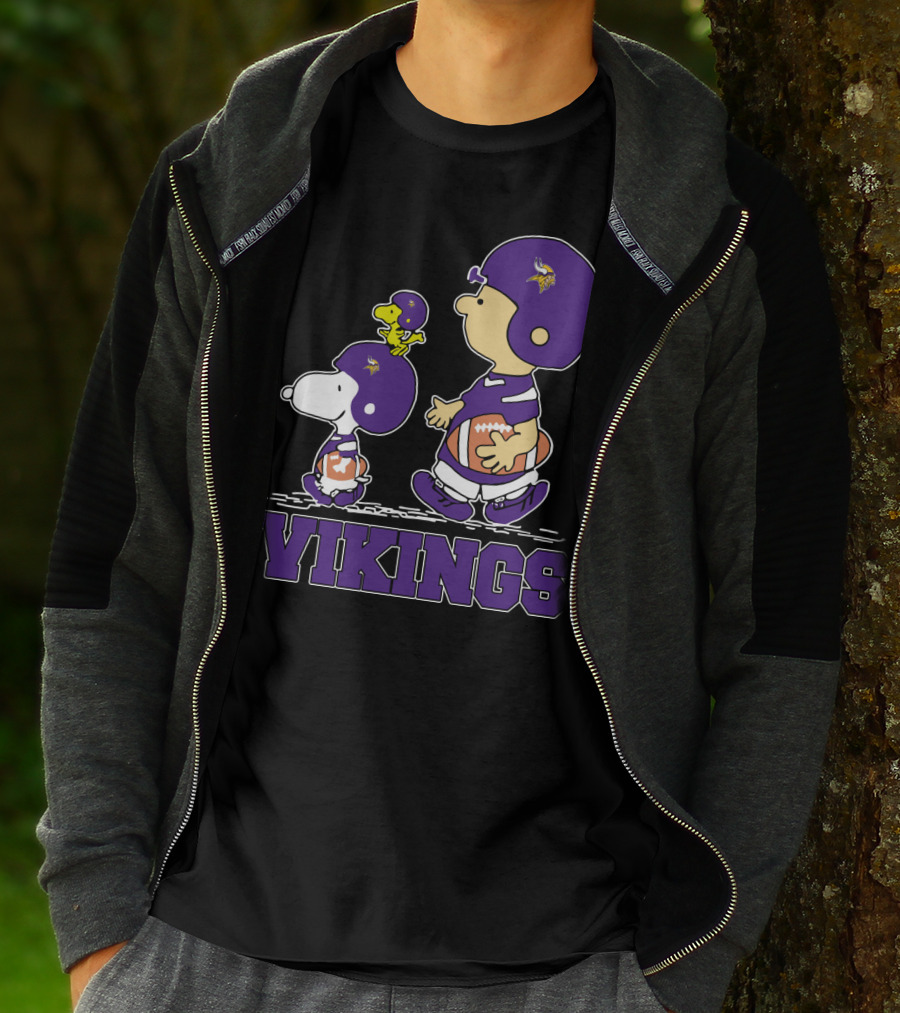 Snoopy And Woodstock With Minnesota Vikings Fans Football Helmets T-Shirt