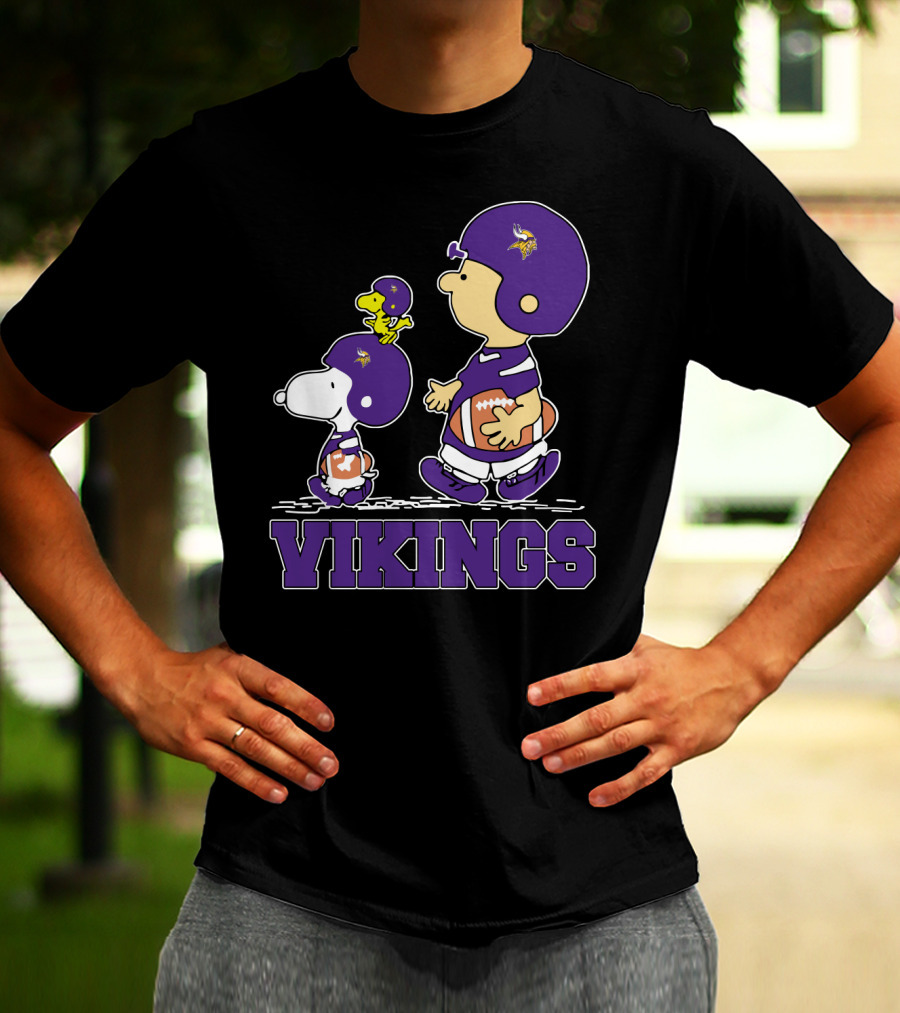 Snoopy And Woodstock With Minnesota Vikings Fans Football Helmets T-Shirt