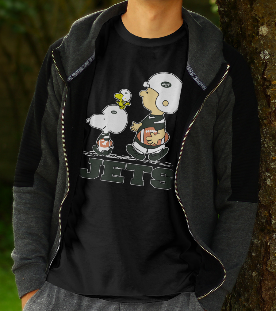Snoopy And New York Jets Fans Football Team Helmets Charlie Brown Woodstock T-Shirt