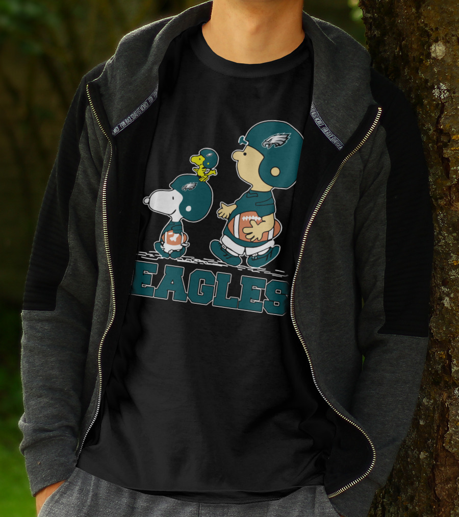 Snoopy Woodstock And Charlie Brown Philadelphia Eagles Football Fans T-Shirt