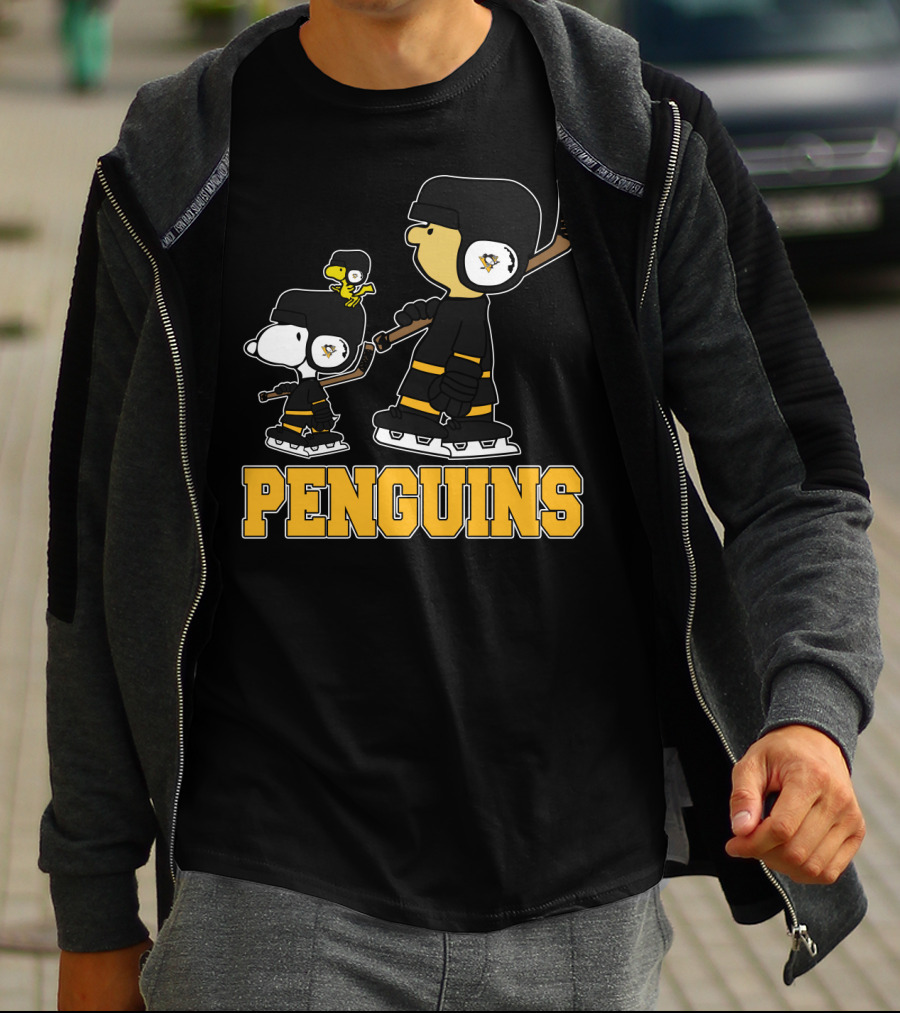 Snoopy And Woodstock With Pittsburgh Penguins Hockey Gear T-Shirt