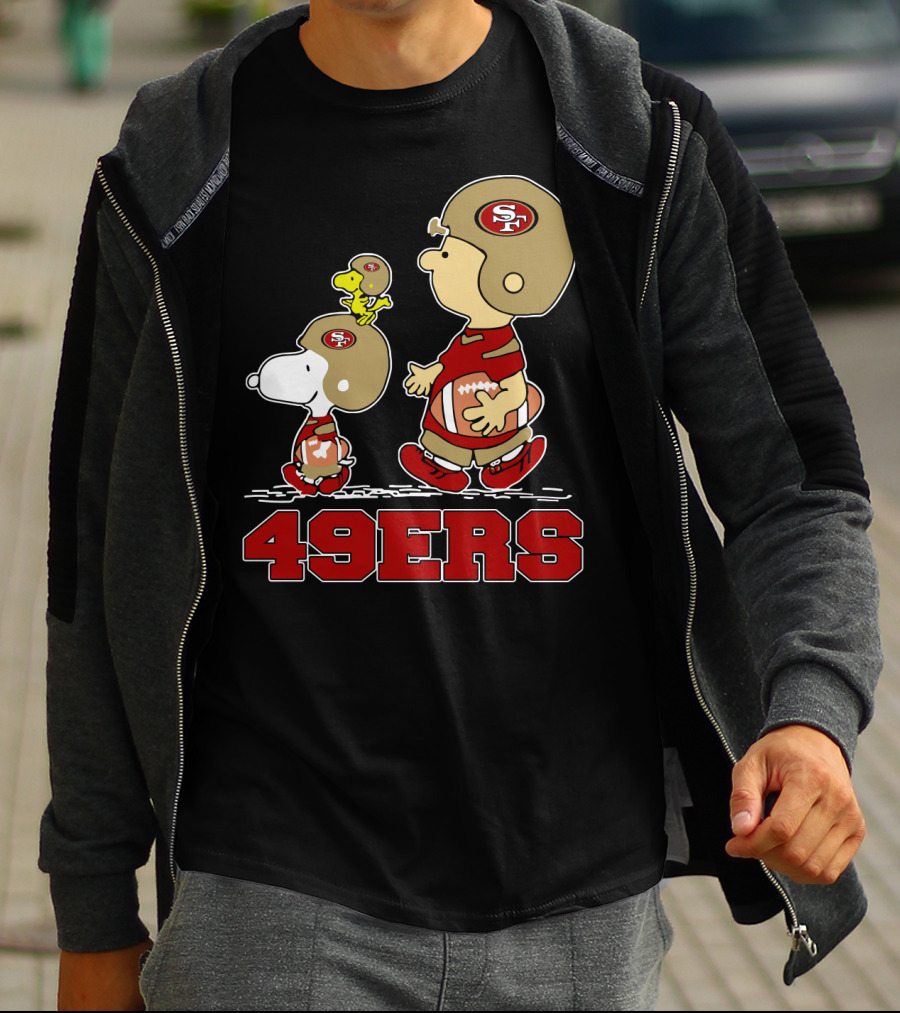 Snoopy And Woodstock With Charlie Brown San Francisco 49ers Football Team Fans T-Shirt