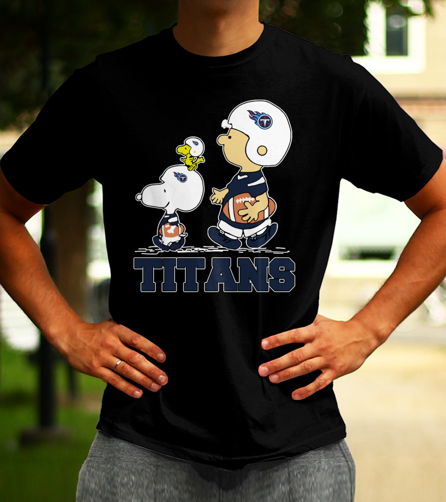 Snoopy And Woodstock Tennessee Titans Football Fans T-Shirt