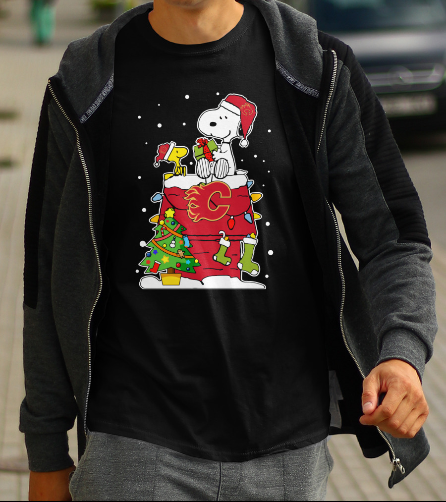 Calgary Flames Snoopy Lover Christmas Scene Featuring C Logo And Woodstock T-Shirt