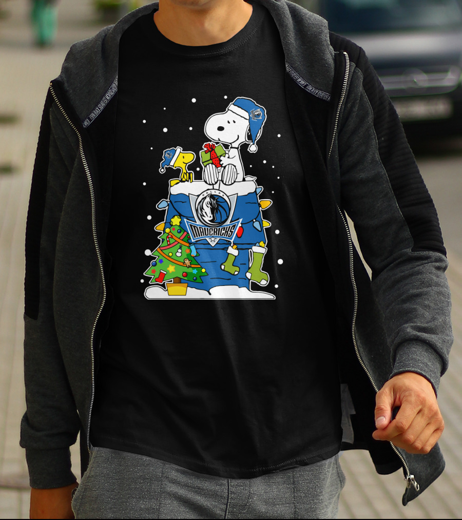 Dallas Mavericks Merry Christmas Snoopy Peanuts Holiday Celebration T-Shirt