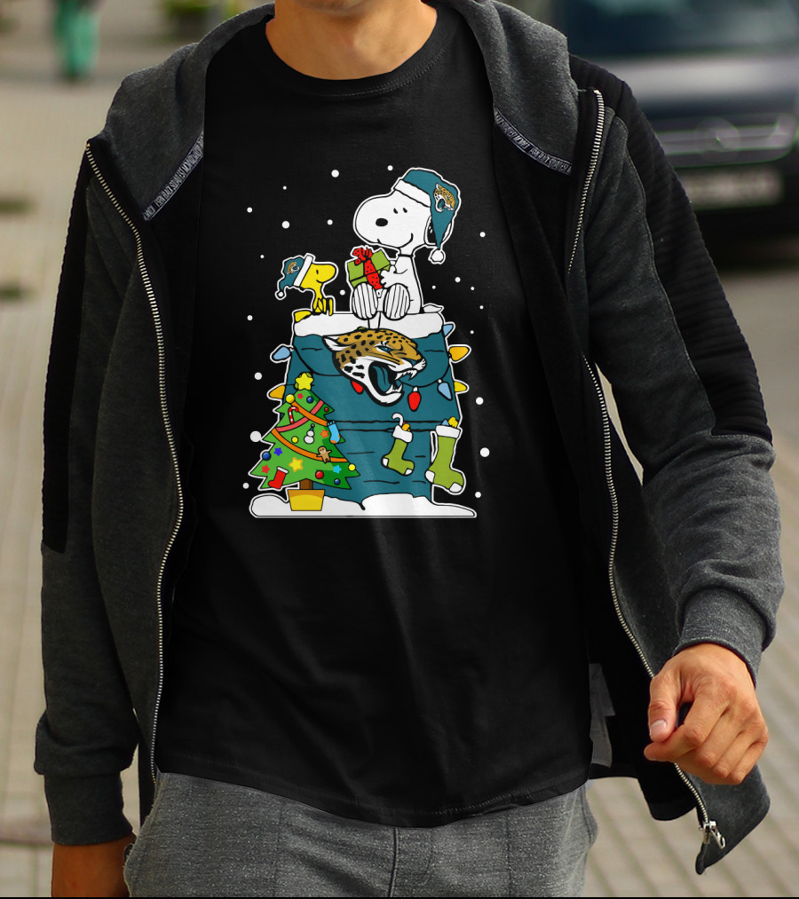 Jacksonville Jaguars Snoopy Christmas Peanuts Fan Holiday T-Shirt
