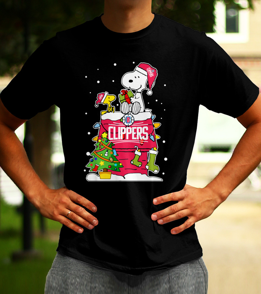 La Clippers Snoopy Christmas Holiday Scene T-Shirt