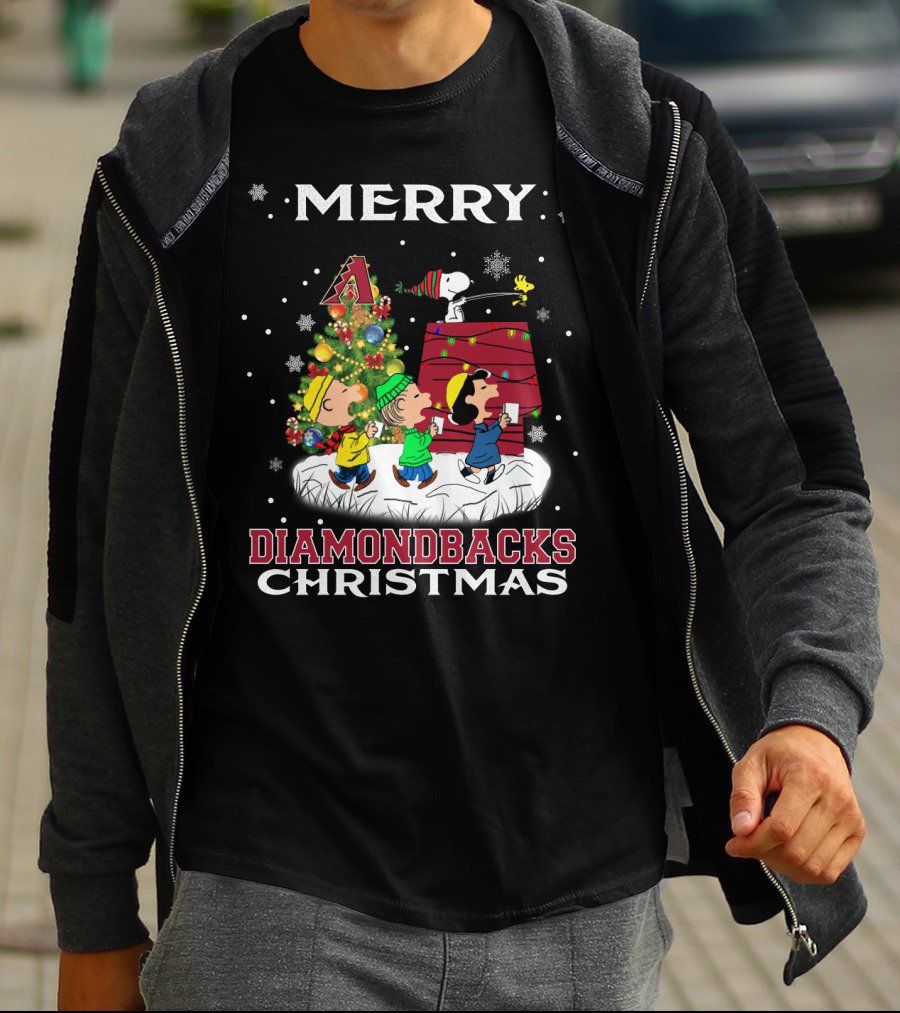 Merry Arizona Diamondbacks Christmas Snoopy Woodstocks Tree Lucy Blanket T-Shirt