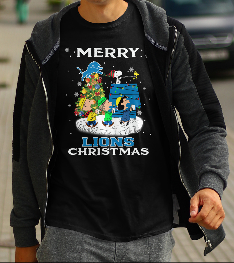 Merry Detroit Lions Christmas Snoopy Woodstock Peanuts Tree T-Shirt