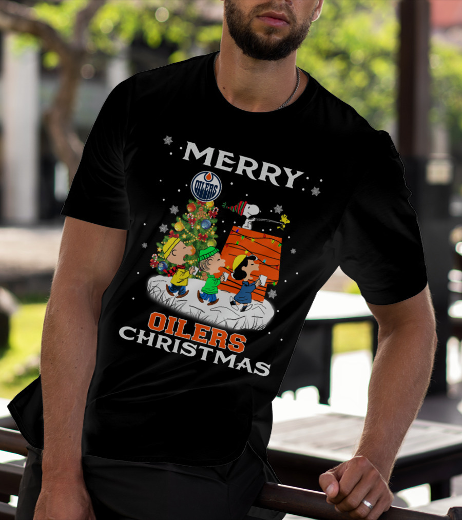 Merry Edmonton Oilers Christmas Snoopy Fans Peanuts Tree Charlie Brown Snoopy Woodstock T-Shirt